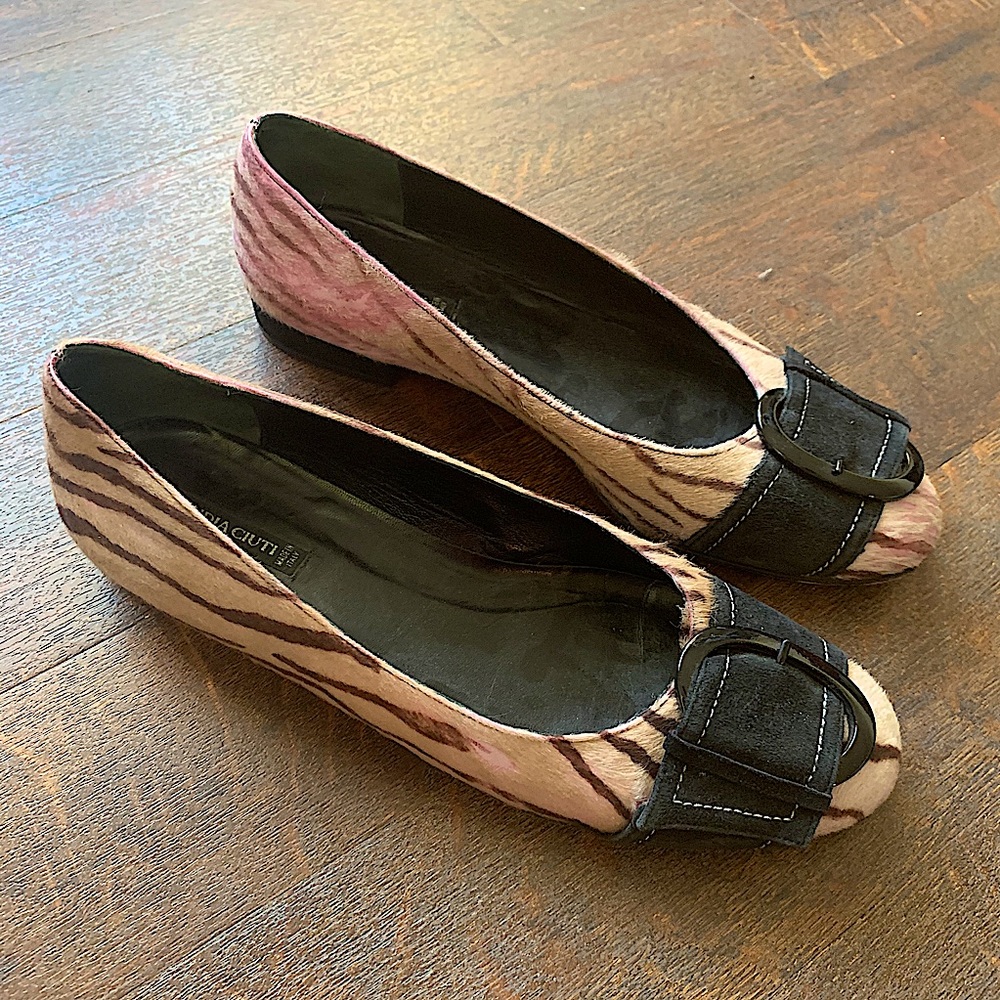VNTG Claudia Ciutti animal print flats
